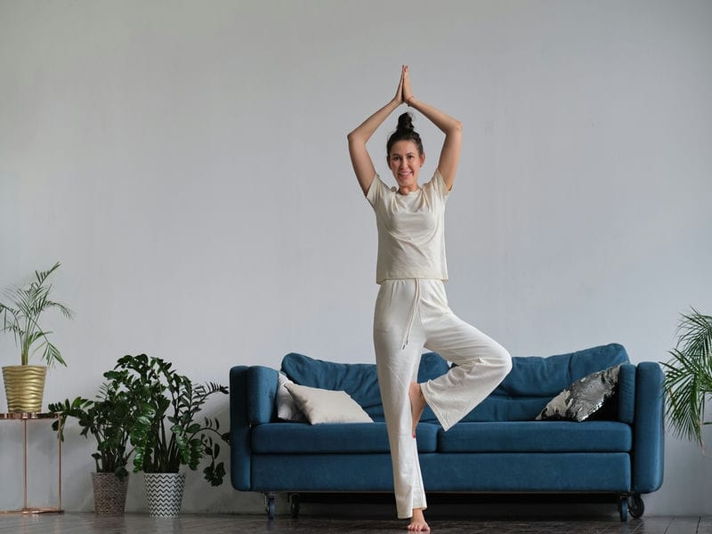 Tư thế đứng trong yoga